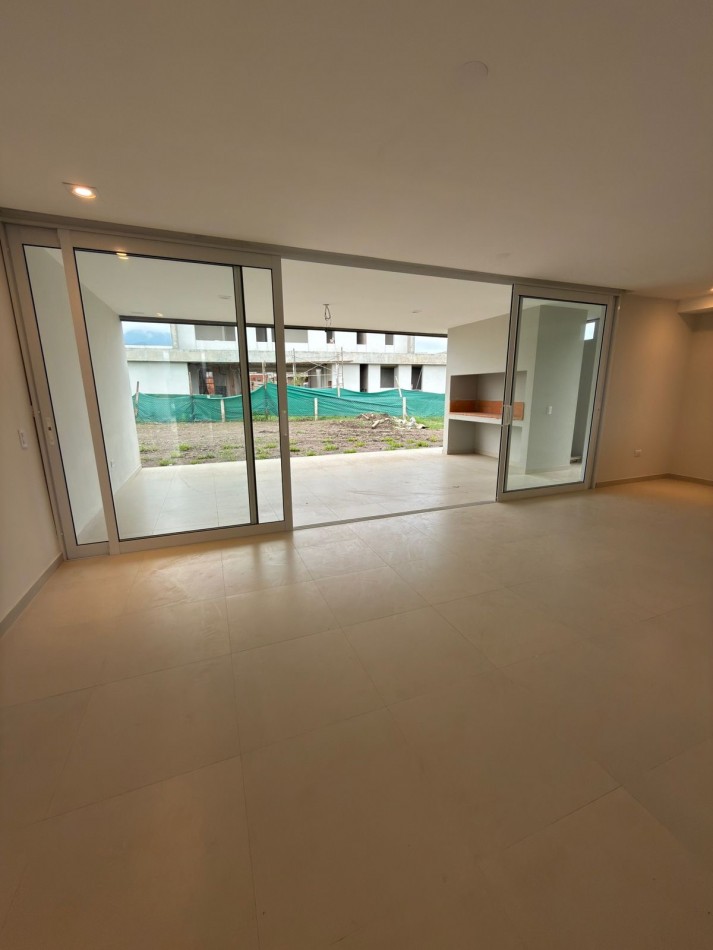 Venta de Casa En Country The Point