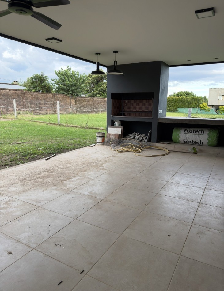 Venta Alquiler Casa en Quinta Azucena